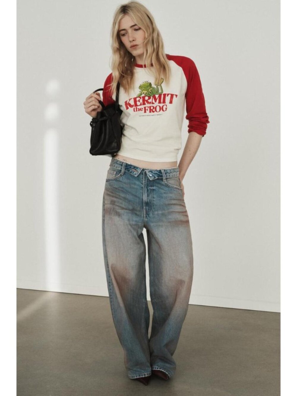 ZARA TRF MID RISE FOLDED WAIST JEANS - Picture 2 of 9